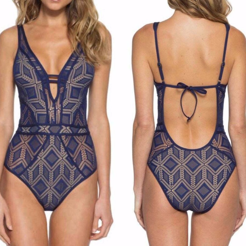 BECCA CROCHET swimsuit,SZ L, NEW NO TAG